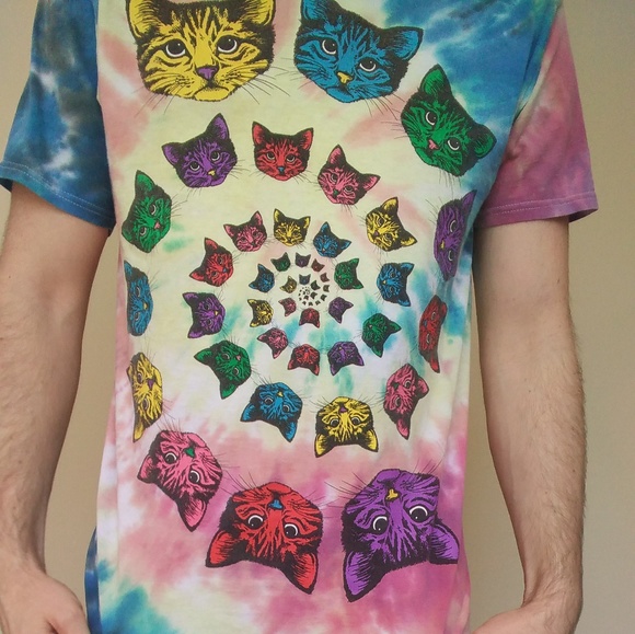 spiral cat shirt